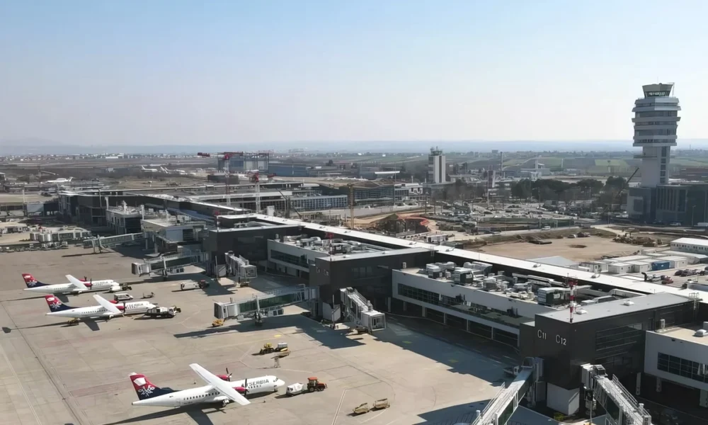 A fegyverexport jelentős része a belgrádi repülőtéren keresztül zajlik, ide érkeznek az izraeli cargo-gépek is