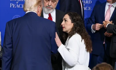 Feloszlatott parlament: Pedig Vjosa Osmani még Donald Trump lelkét is megsimogatta a mára már teljesen értelmét vesztett Béketanácsban