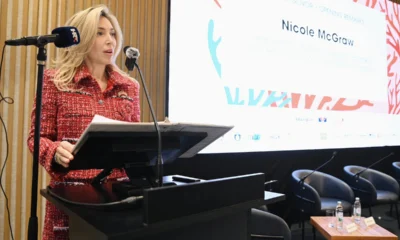 Nicole McGraw amerikai nagykövet - aki "aranykorral fenyegeti" a horvátokat (is) - az utóbbi hetekben több tengerparti városban is járt, például Splitben és Zárában, ahol a horvátországi prémium turizmus fejlesztése iránt érdeklődött abból a szempontból, hogy milyen szerepet játszhatnak az erős partnerségek a jövő alakításában