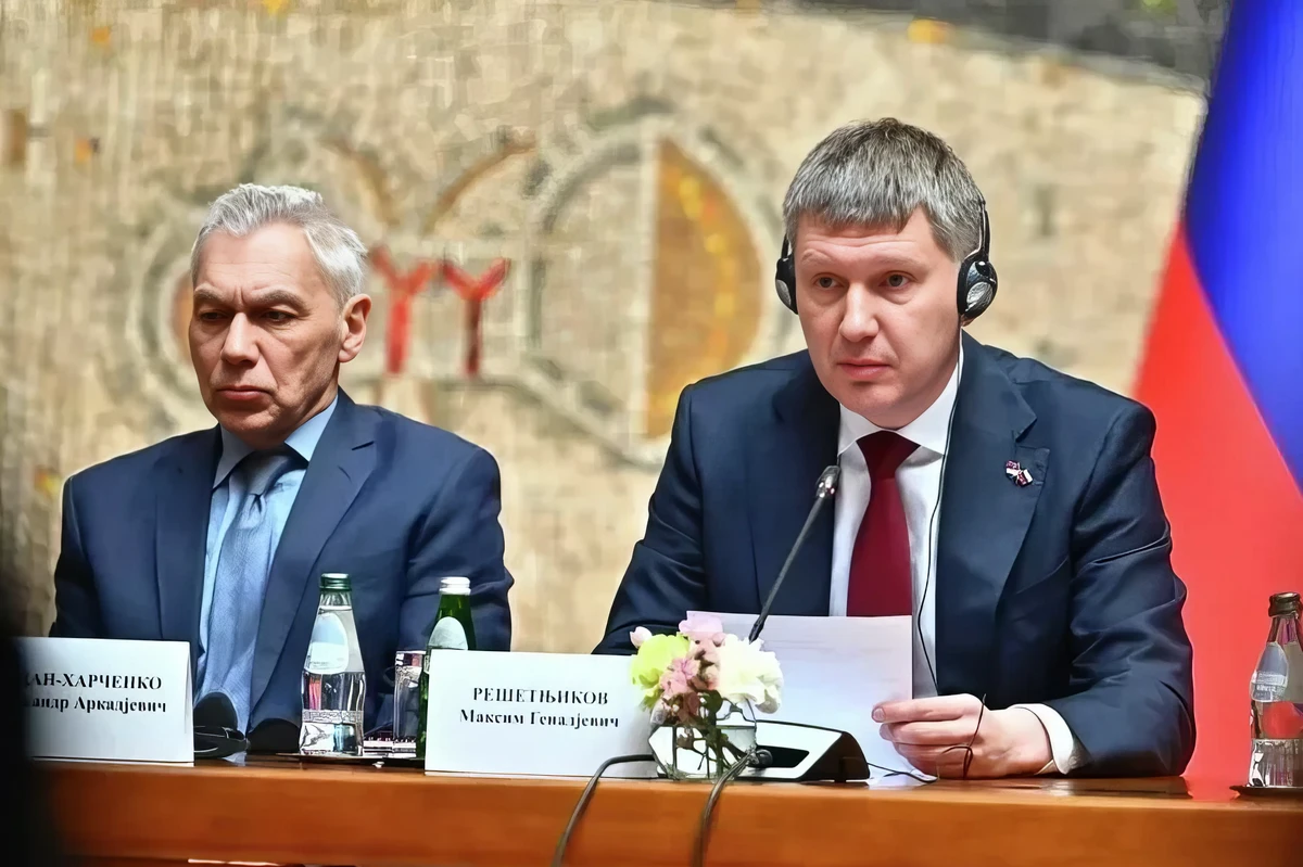 Ötéves terv: Belgrád és Moszkva új gazdasági korszakba lép 3 Alekszandr Bocan-Harcsenko belgrádi nagykövet és Makszim Resetnyikov, orosz gazdasági fejlesztési miniszter