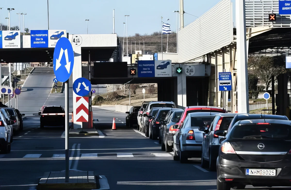 A szerbiai turisták körében Görögország a favorit 2 Görögország a nyári időszakban felfüggeszti az EES-rendszer alkalmazását a határain az utasforgalom gyorsítása érdekében. Ez az intézkedés júniusban, júliusban és augusztusban lesz érvényben