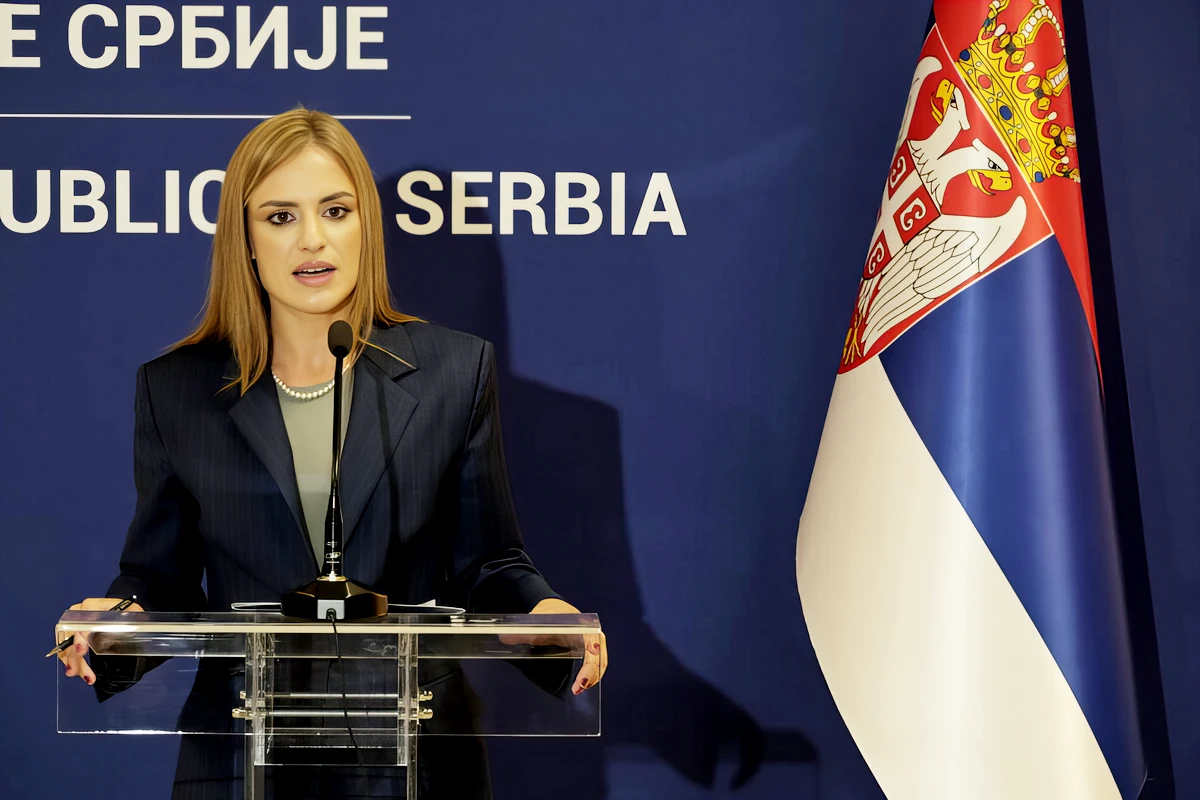 Háborús múlt, állami támogatással: új életet lehelnek a Vörös Sapkásokba? 2 Milica Đurđević Stamenkovski egyik emlékezetes cselekedete az volt, kifogást emelt a belgrádi „Mirdita, dobar dan” albán-szerb fesztivál megrendezése ellen Belgrádban