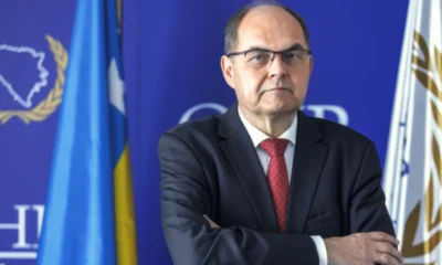 Balkáni abszurd: távozása előtt Christian Schmidt főképviselő megköszönte a boszniai emberek vendégszeretetét