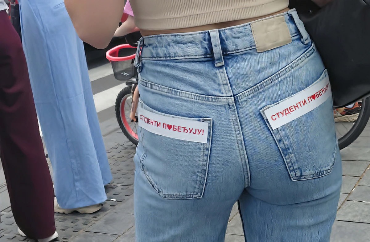 A beszédek után megrendezett incidensek is voltak 2 A jövő a fiataloké: "az egyetemisták győznek"