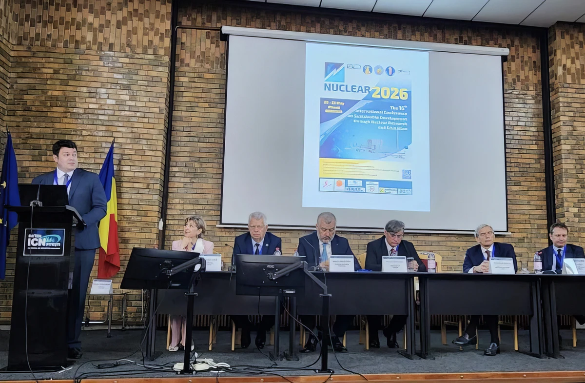 Magyar irónia – román üzemképtelenség 4 Cosmin Ghiță, a Nuclearelectrica vezérigazgatója egy konferencián kijelentette, hogy a Nuclearelectrica beruházási stratégiáját a romániai atomenergia-ipar jelentős fejlesztése érdekében alakították ki és hajtják végre: növekedett kapacitások, egyedülálló, innovatív projektek, egy új generációs szakemberek, energiaellátás-biztonság és energiafüggetlenség.