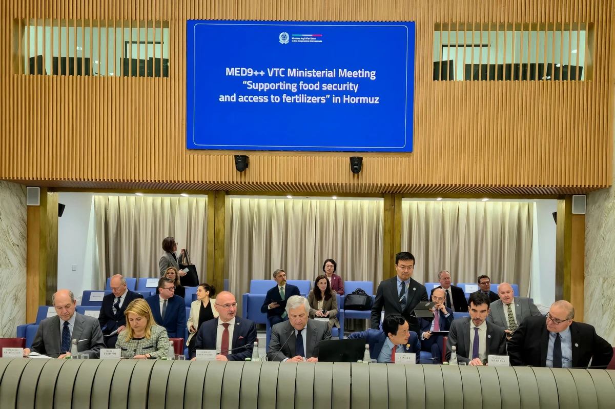 MED9++ VTC miniszteri találkozó az élelmiszerbiztonság és a műtrágyákhoz való hozzáférés támogatásáról a Hormuzi-szoros térségében nevet viselő konferencia résztvevői Rómában