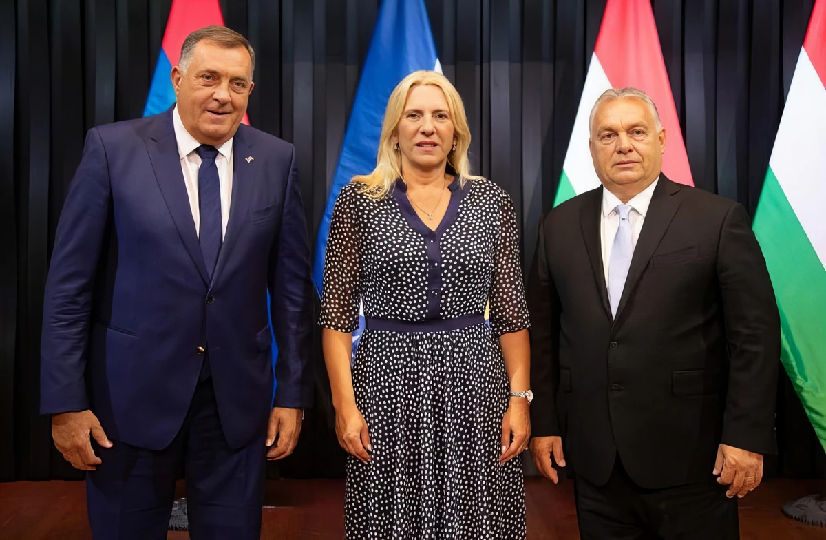 A boszniai főképviselő lelép, de bevárja az utódját 2 A kudarchoz hozzájárult az a támogatás is, amelyet a volt magyar vezetés nyújtott a boszniai szerbeknek, bár önerőből is meg tudták volna a szeparatizmust. Milorad Dodik, Željka Cvijanović és Orbán Viktor Budapesten (Forrás: X-platform, Milorad Dodik)