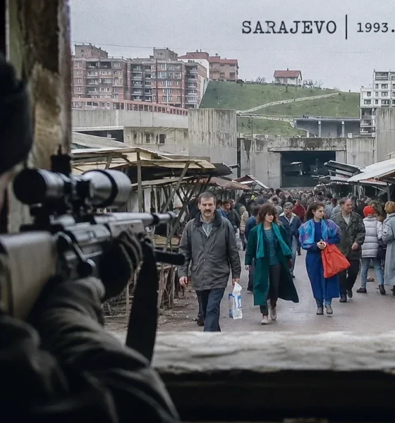 Čedomir Stojković belgrádi ügyvéd 2025. november 24-én büntetőfeljelentést nyújtott be „ismeretlen személyek és Aleksandar Vučić, Szerbia elnöke” ellen, a Szerbiában „Sarajevo Snajper Safari” néven ismert ügyben, „emberiesség elleni bűncselekmény” gyanújára hivatkozva