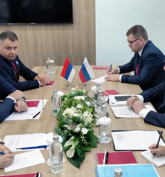 Lavrovval is tárgyalt Dodik, boszniai zászló persze sehol, de ezen lassan már nem kell csodálkozni