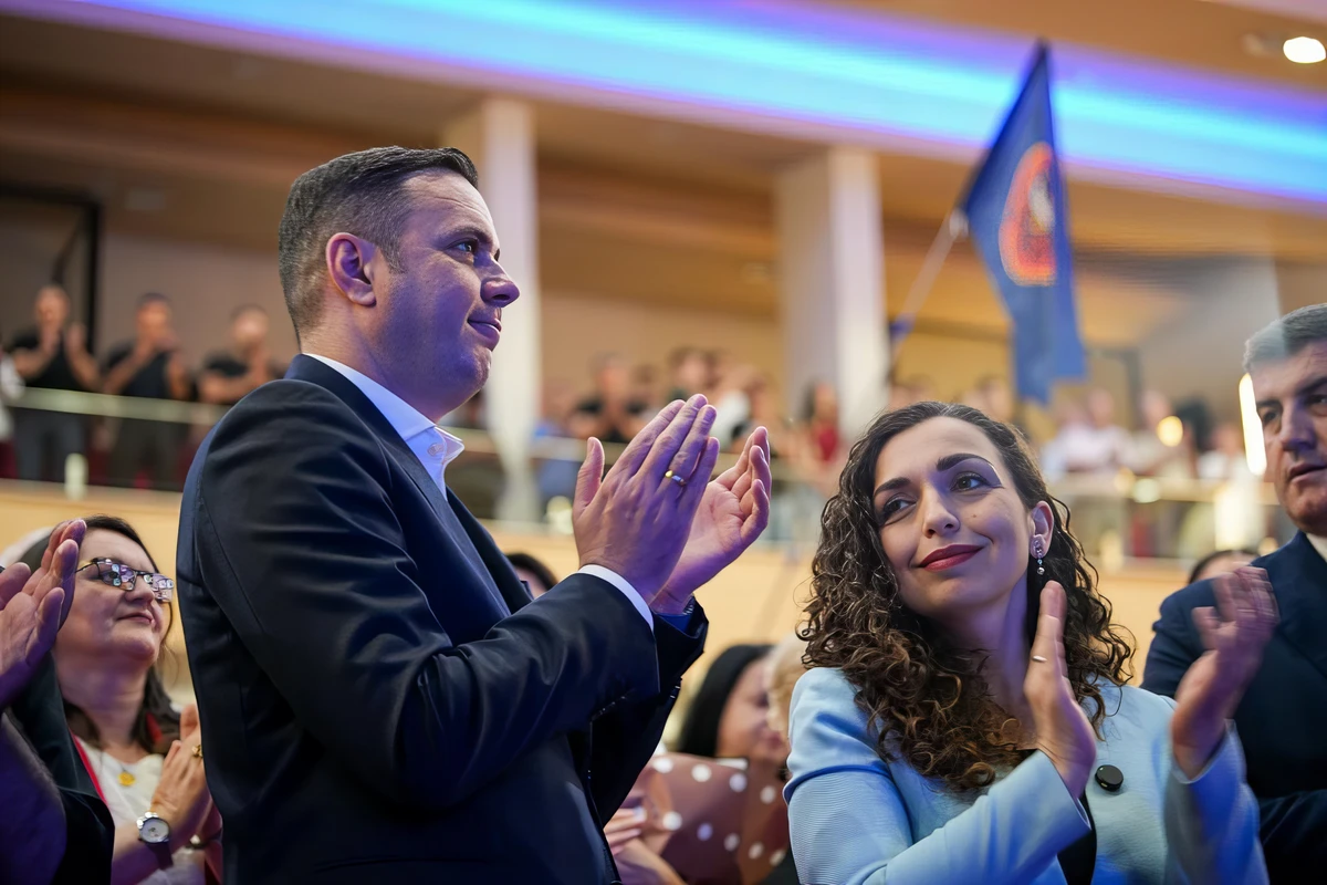 Koszovó kedvenc sportja az előrehozott választás 3 Vjosa Osmani volt elnök erősen belevetette magát a kampányba Lumir Abdixhiku oldalán (Forrás: Facebook, Vjosa Osmani)