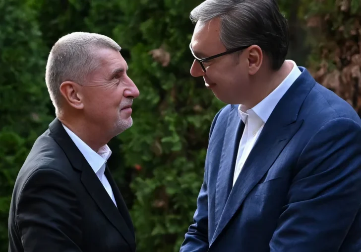 A cseh repülőgépipar komoly üzletet remél Szerbiában 6 Csendes áhitat