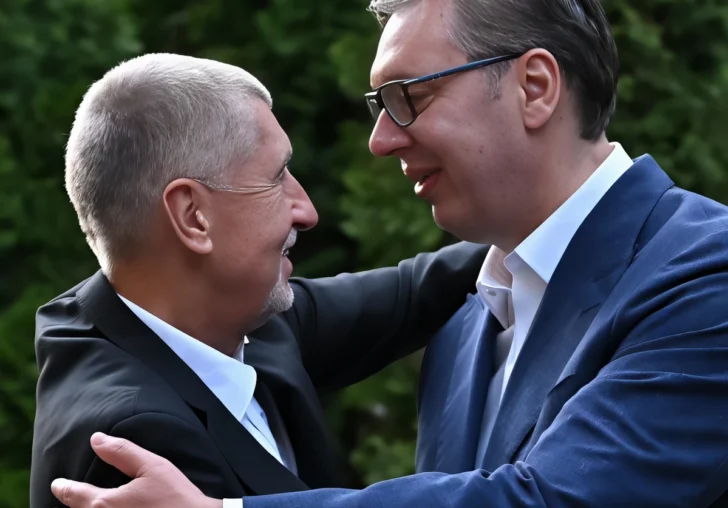 A cseh repülőgépipar komoly üzletet remél Szerbiában 7 Ölelés, első fázis