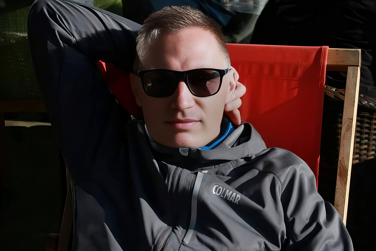 Gyásznap a boszniai Föderációban a hegymászók emlékére 4 Haris Adilović az orosz médiának elmondta, hogy a csapat minden tagja tapasztalt hegymászó volt, és jól ismerték egymást. Ezért nem a felkészültség hiányáról volt szó. "Úgy gondolom, a fő ok a téves időjárás-előrejelzés volt "– mondta az iz.ru beszámolója szerint