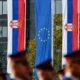 A szerb kormányzat megint elővette az uniós zászlókat, hogy megmutassa Brüsszelnek, hogy a vexillológiában egyre jobban teljesít, és azt hiszi, hogy ennyi elég is a csatlakozáshoz