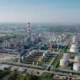 A pancsovai olajfinomítót legalább tíz évig működtetnie kell a MOL-nak, ha megnyeri a NIS-t, amely vagy főnyeremény, vagy nem, miközben az is kérdés, hogy a Gazprom lenyeli-e a MOL-t szőröstől-bőröstől