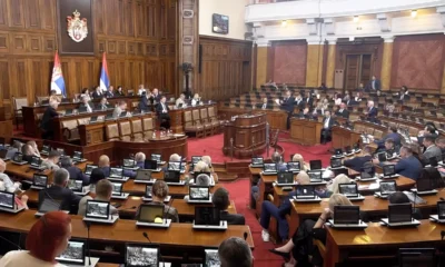 A szerb parlament bizalmat a szavazott a kormánynak, és ezzel saját gyorsított kivégzését írta alá, most már tényleg jöhetnek a parlamenti választások