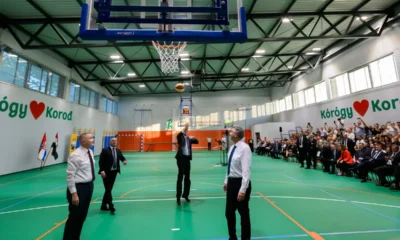 A politikusok azon nyomban ki is próbáltálták a horvátországi magyaroknak készült tornatermet