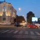 A transzparensek mindennapossá váltak Belgrádban az útkereszteződésekb en, a "diákok győznek" (Studenti pobeđuju) felirattal