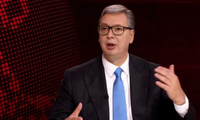 Aleksandar Vučićnak esze ágában sincs, hogy távozzon a hatalomból, most a díszletek átrendezés foglalkoztatja leginkább