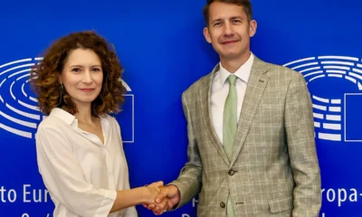 Tiszta derű találkozni a Tiszával: Lakos Eszter, a Tisza Párt európai parlamenti delegációvezetője és Pásztor Bálint, a VMSZ elnöke Brüsszelben