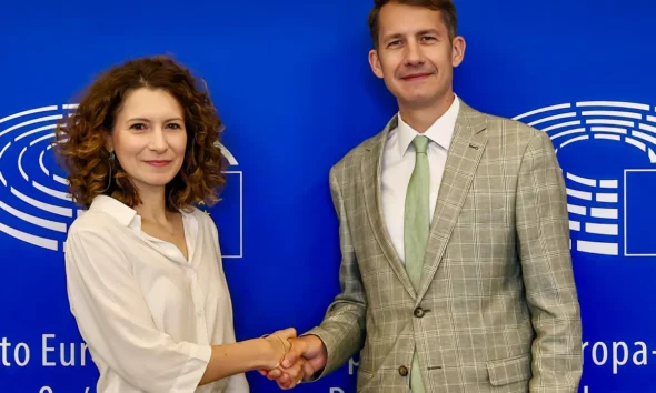Tiszta derű találkozni a Tiszával: Lakos Eszter, a Tisza Párt európai parlamenti delegációvezetője és Pásztor Bálint, a VMSZ elnöke Brüsszelben