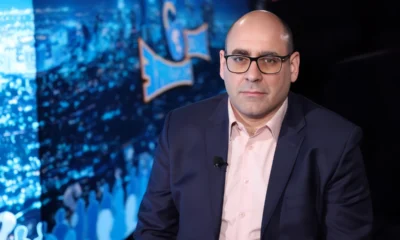 Đuka elárulta, hogy a haladók miként próbálják meg összezavarni azokat, akik nem igazán tudják, melyik a valódi hallgatói névjegyzék! A kormányzó párt így igyekszik még néhány szavazatot szerezni a hamis hallgatói névjegyzékekkel… Érthető, hogy nem akarják átadni a hatalmat, hiszen sokan börtönbe kerülhetne közülük, legalábbis erről álmodoznak sokan Szerbiában