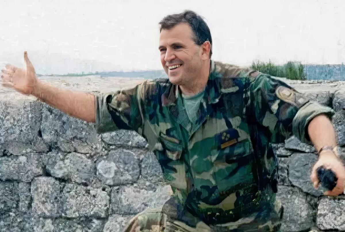 Vastábornok, meggyszósszal 3 Rahim Ademi tábornok, a horvát hadsereg koszovói származású albán katonatisztje a honvédő háborúban