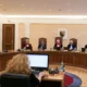 Bekorlátoznák Milorad Dodik lobbitevékenységét. Az U-10/26-os határozatban a bosznia-hercegovinai Alkotmánybíróság megtiltotta a Republika Srpska költségvetéséből az alkotmányellenes célokat szolgáló lobbitevékenységek finanszírozását. A tilalom a szerb entitás külföldi képviseleteire is vonatkozik, vagyis Banja Lukában mostantól nem minden washingtoni számlát lehet automatikusan beépíteni a költségvetésbe