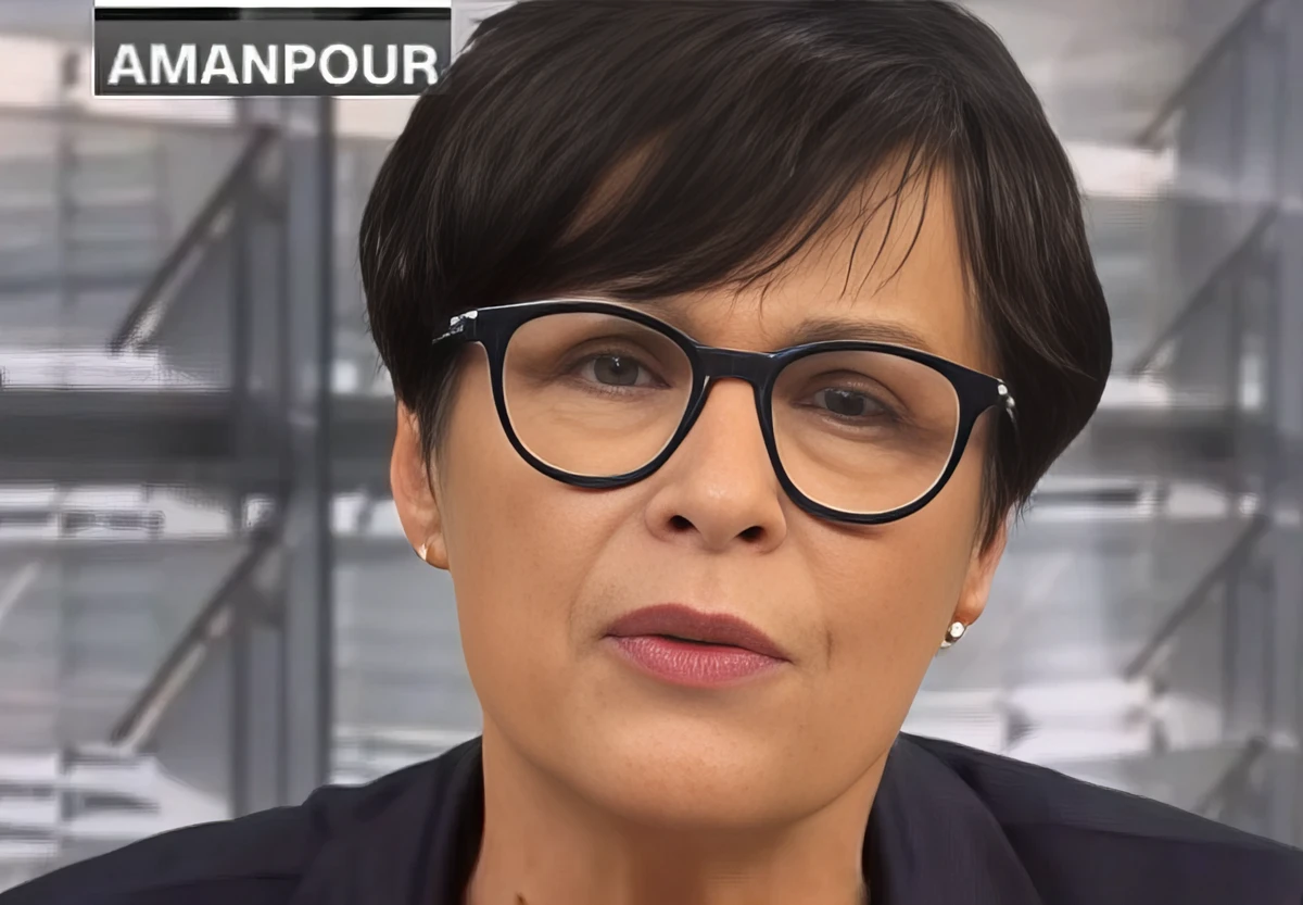 Kérdésessé válhat Szerbia EU-csatlakozása Ratko Mladić temetése után 2 Marta Kos a CNN-nek is hasonló szellemben nyilatkozott. A bővítési biztos még mindig azt hiszi, hogy Szerbiának helye van az Európai Unióban, de ha az ország az EU tagja akar lenni, akkor a belgrádi vezetés nem szórhat újra és újra sót a sebekbe, mert akkor azok soha nem gyógyulnak be (Forrás: Facebook, Marta Kos)
