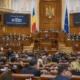 Jó eséllyel még szeptemberben bizalmi szavazást tarthatnak a bukaresti parlamentben, amennyiben a kormányalakításra felkért miniszterelnök-jelöltnek sikerül összekalapálnia egy valamiféle kabinetszerűséget