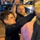 Az ütés pillanata, aminek azt kellene bizonyítania, hogy a "blokadérók" gyűlölik a nőket, amiből Aleksandar Vučić már kampánytémát csinált. A kép az Informeren közzétett videó egyik kockája a mesterséges intelligencia segítségével feljavítva